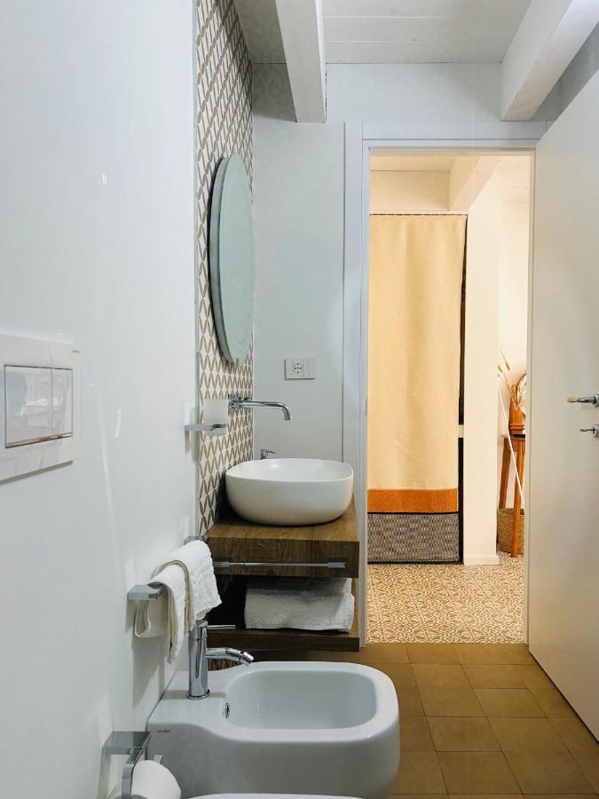 Palazzo Ma.Ri.Lu. Otel Càbras Dış mekan fotoğraf