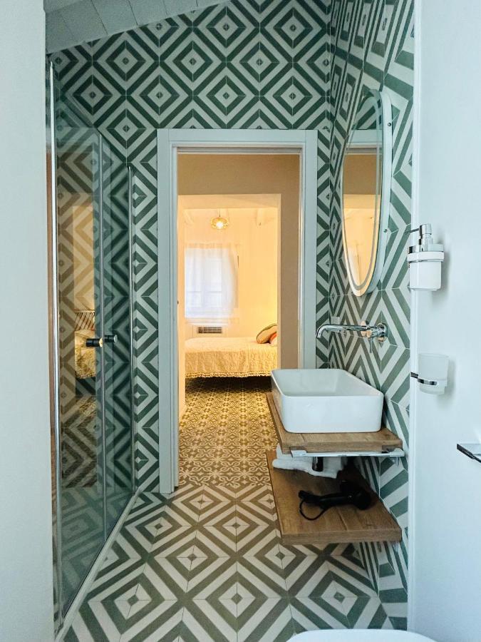 Palazzo Ma.Ri.Lu. Otel Càbras Dış mekan fotoğraf