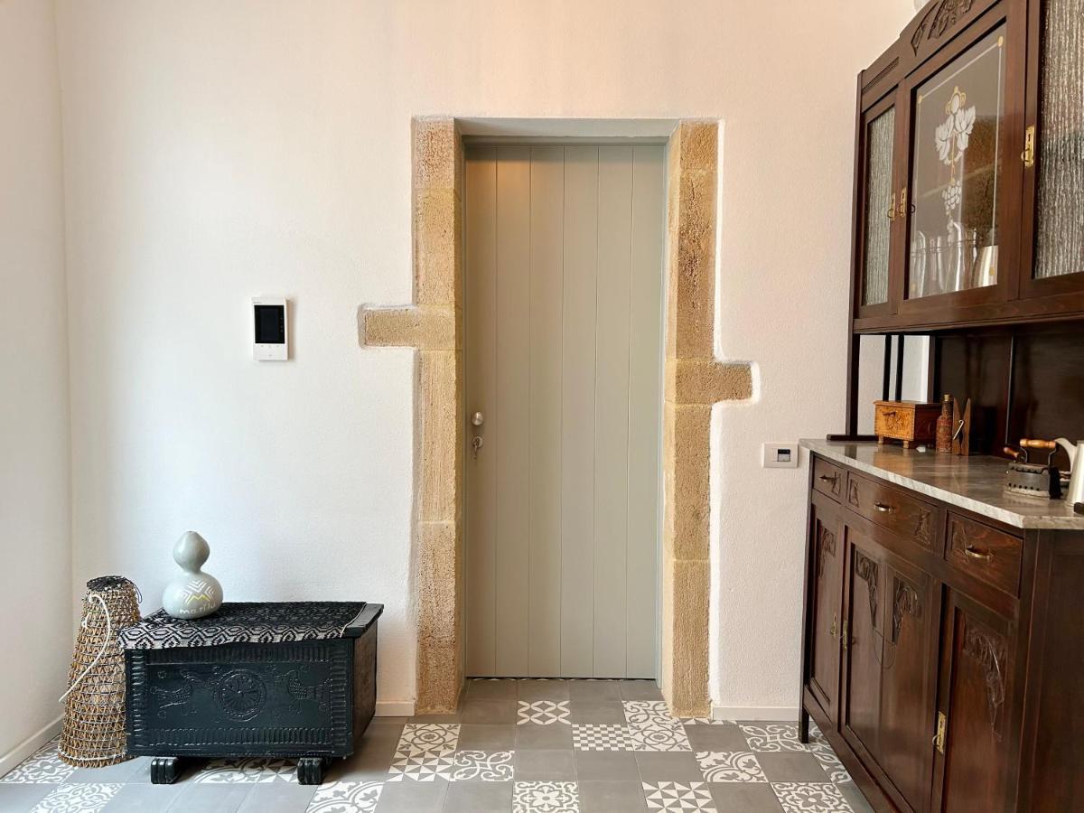Palazzo Ma.Ri.Lu. Otel Càbras Dış mekan fotoğraf