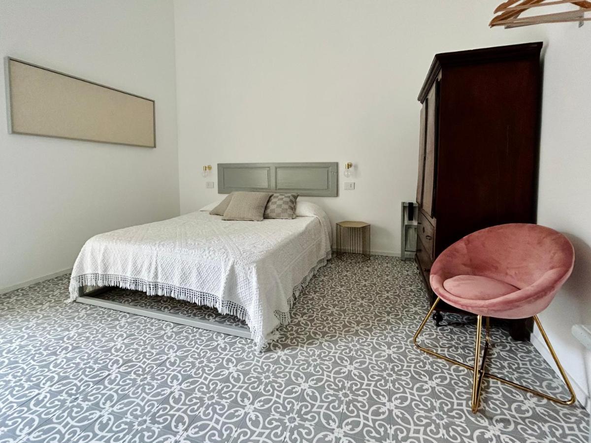 Palazzo Ma.Ri.Lu. Otel Càbras Dış mekan fotoğraf
