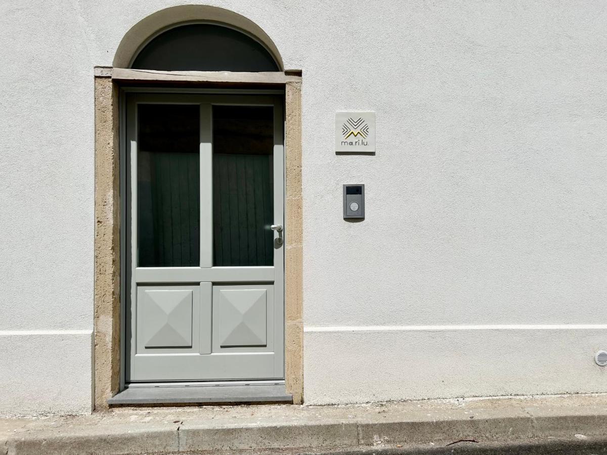 Palazzo Ma.Ri.Lu. Otel Càbras Dış mekan fotoğraf