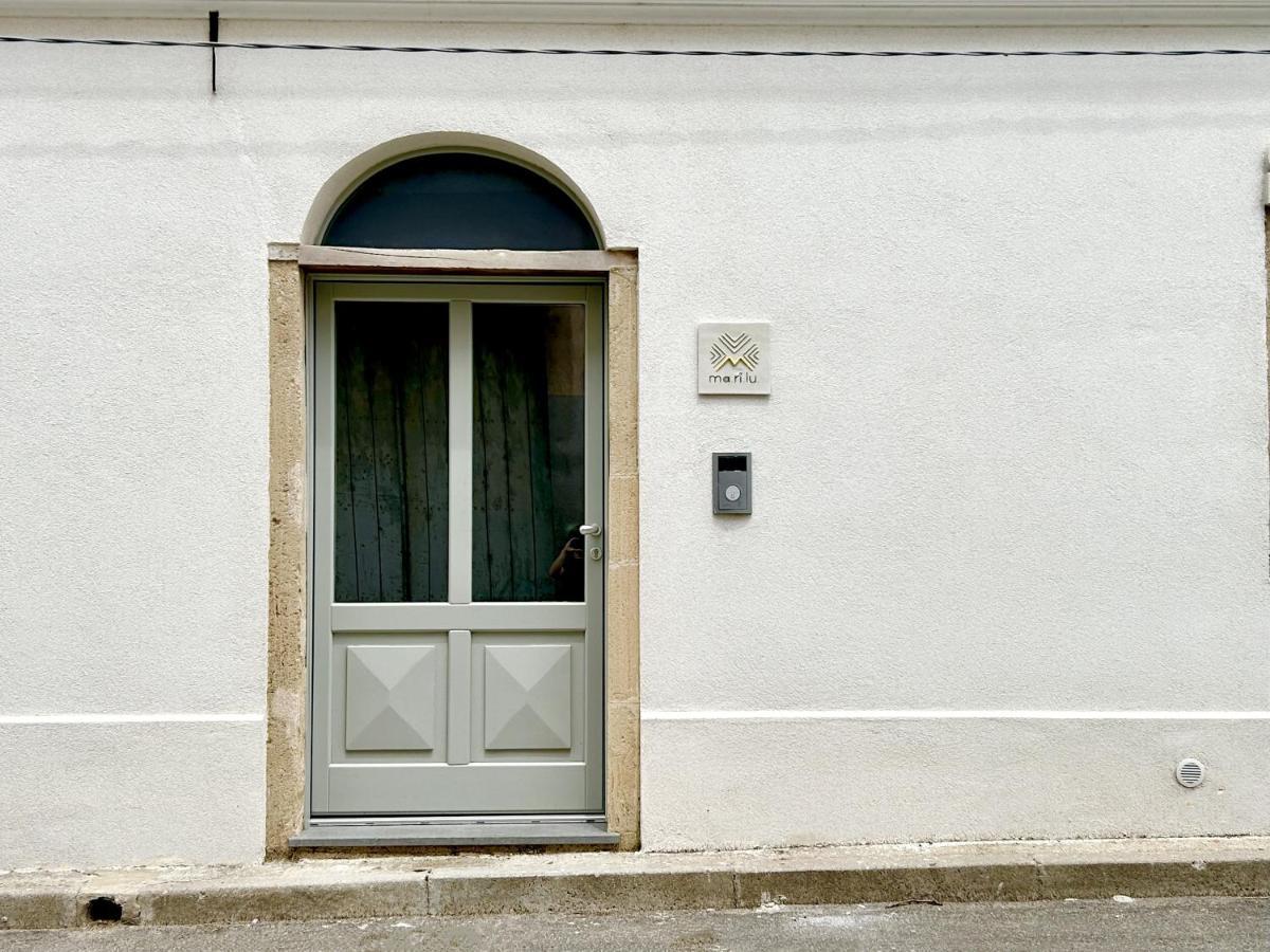 Palazzo Ma.Ri.Lu. Otel Càbras Dış mekan fotoğraf
